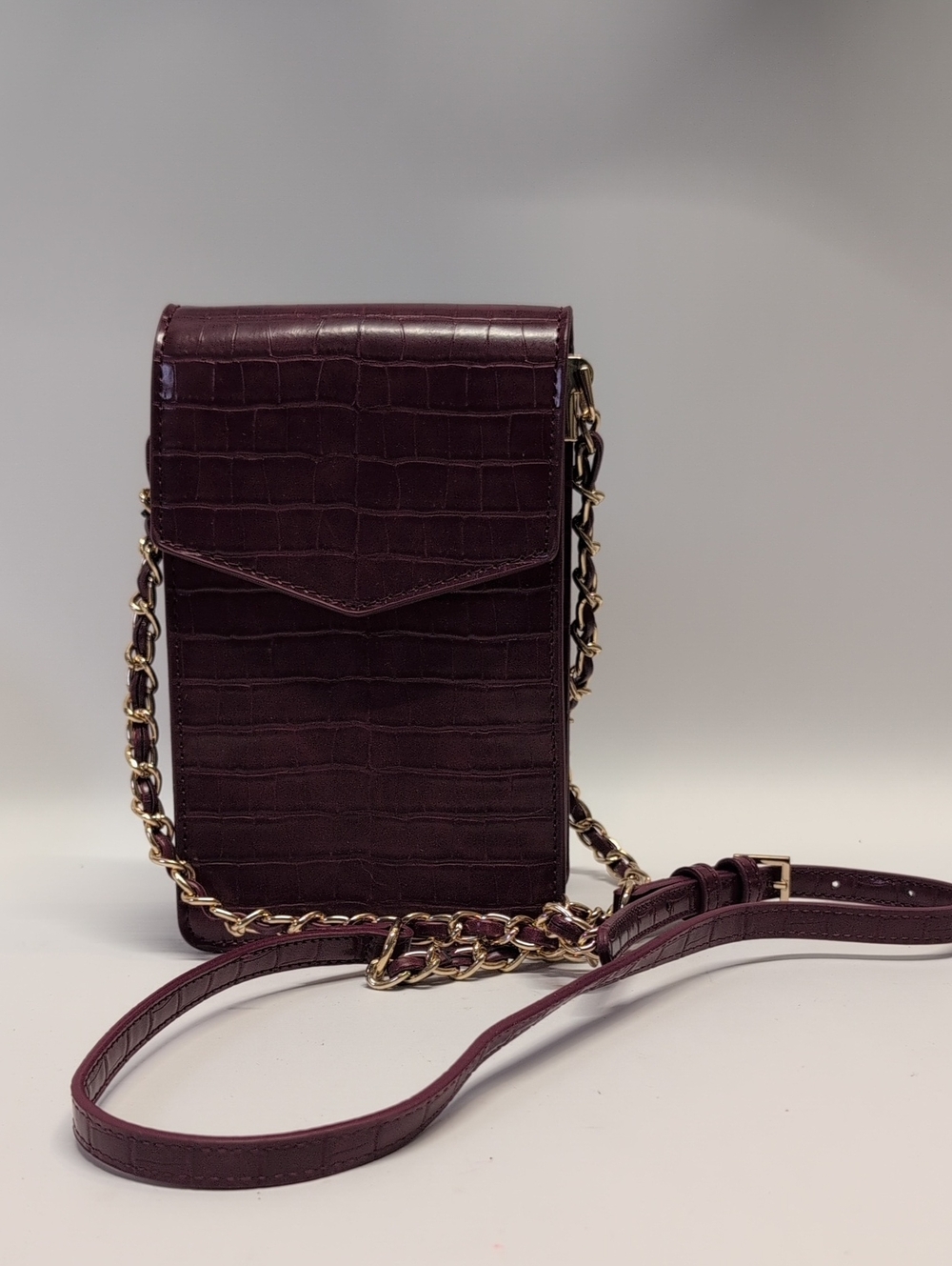 Croc-Embossed Chain Strap Crossbody Bag - Burgundy